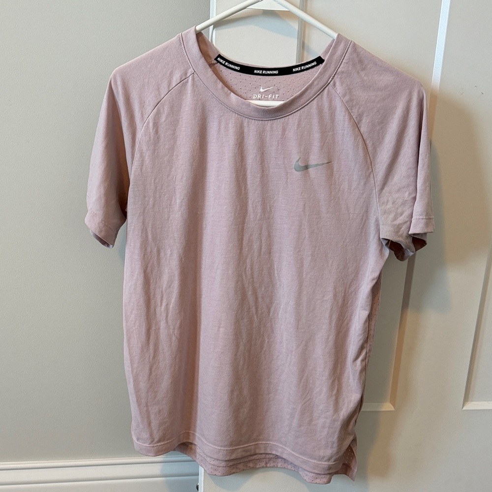 Nike women’s Light Pink Dri-FIT Tee size small